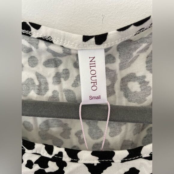 Cold Shoulder Leopard Print Top new size small - Picture 3 of 8